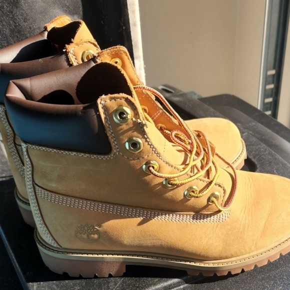 *SOLD* Gently Used Kids Tims - Picture 2 of 3